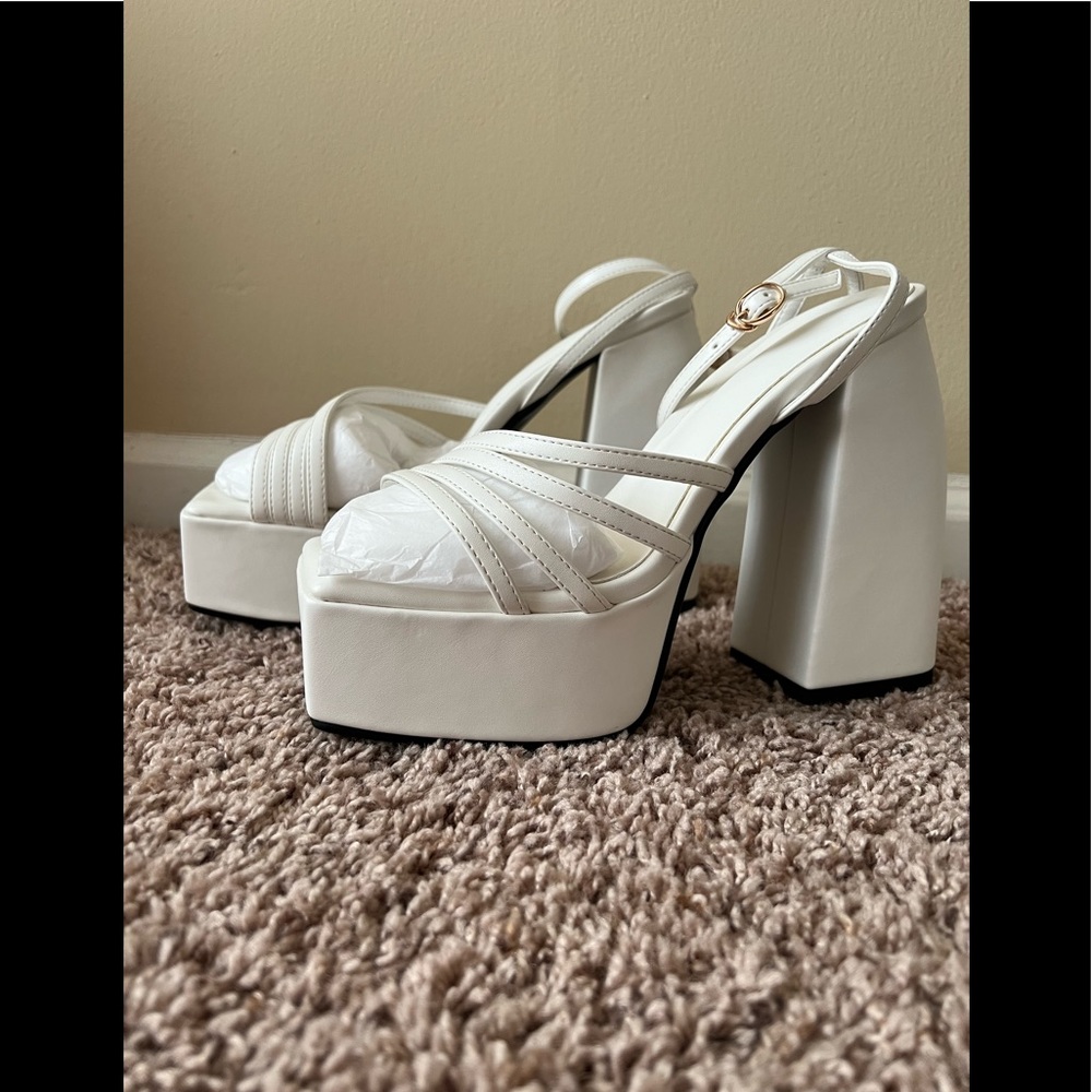 White platform sandals 👡 - Picture 6 of 8